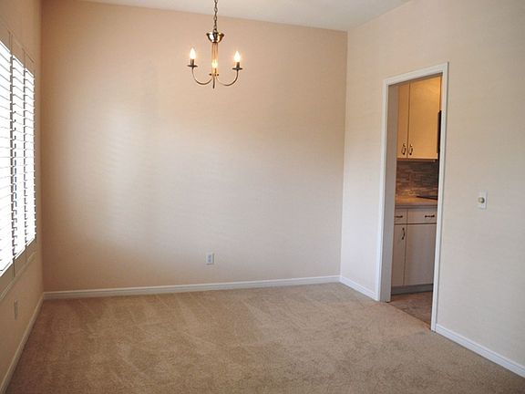 5th image of 125 Eucalyptus Knoll St