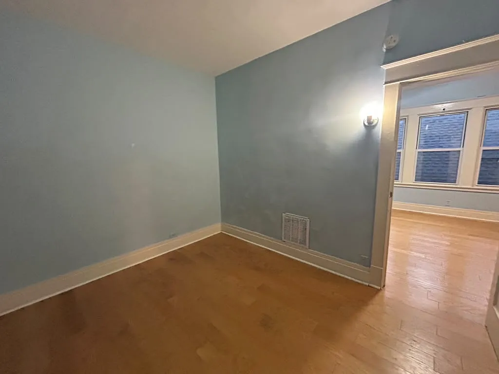 3 bed, 1100 sqft, $1,200 — Photo 4