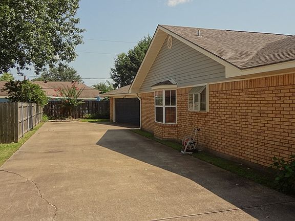 2nd image of 2602 Highland Blvd