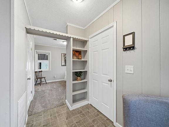 4th image of 559 Northwestern Dr