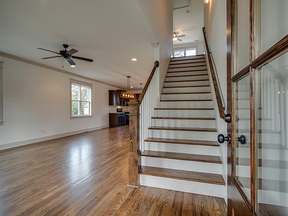 5th image of 225 Lucile St