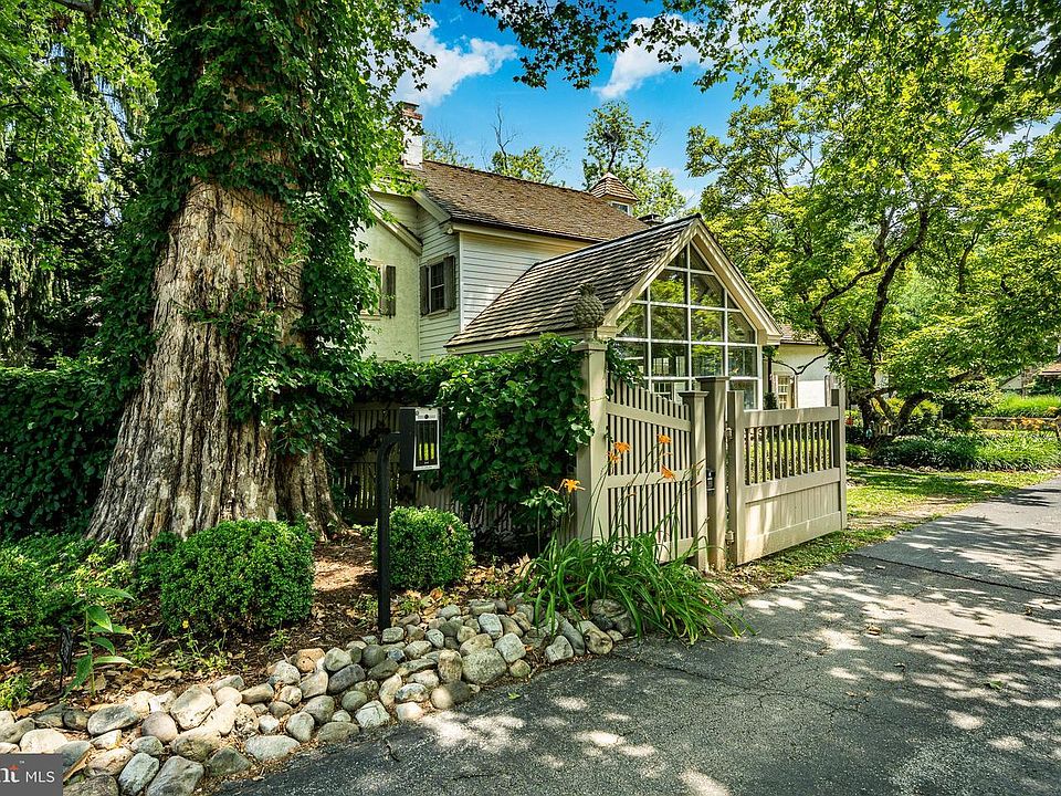 2nd image of 623 Sugartown Rd