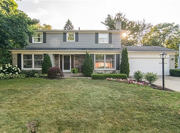 2nd image of 30161 Club House Ln