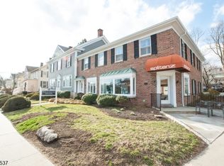 21 E Main St, Clinton, NJ 08809
