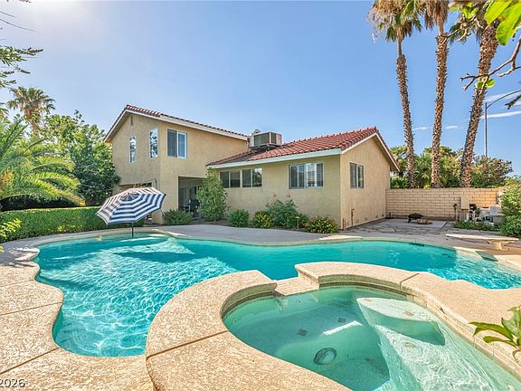 4th image of 8701 Isola Dr