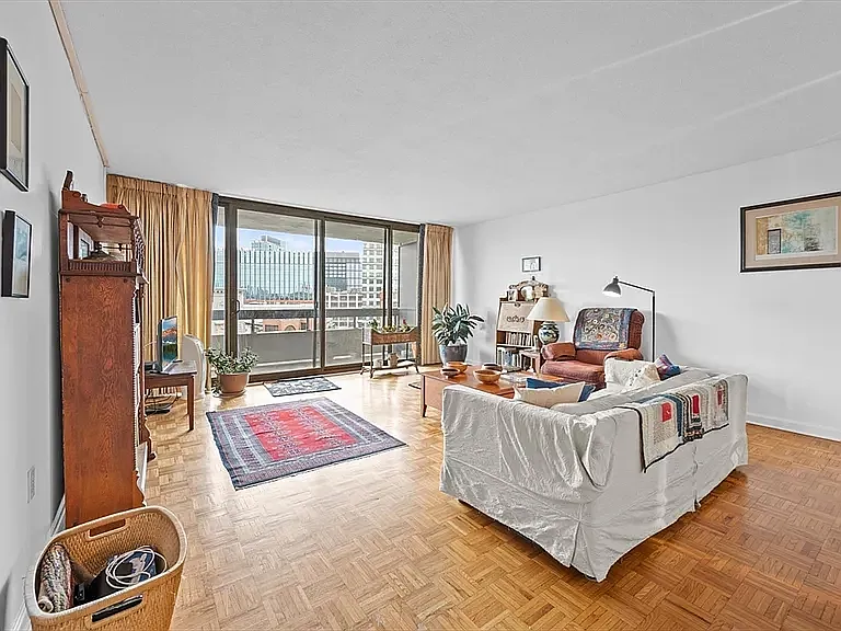 566 Commonwealth Ave #606