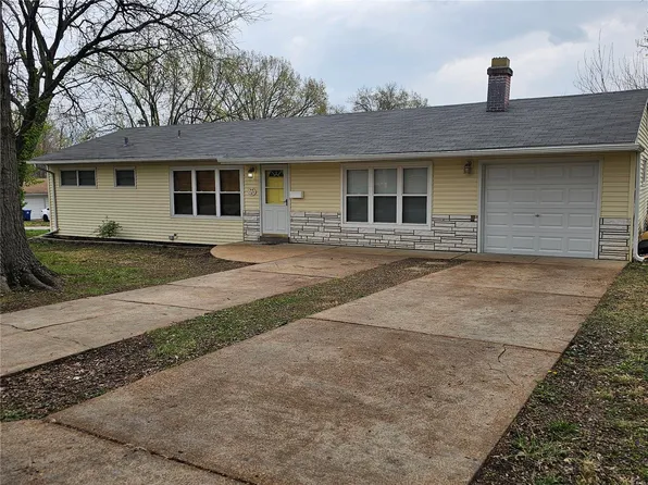 10152 Dellridge Ln, Saint Louis, MO 63136