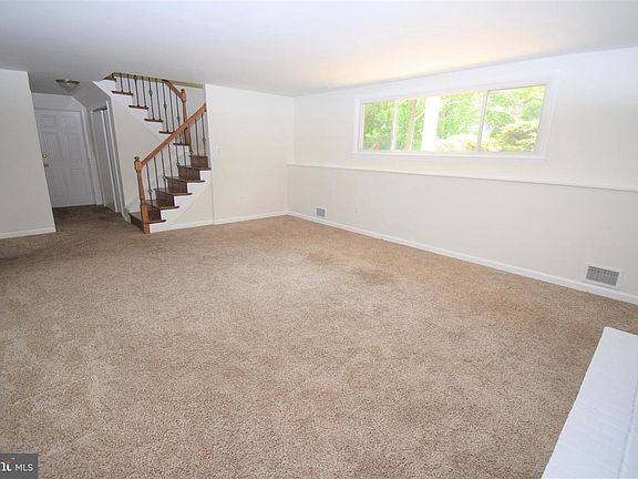 4th image of 3238 Brookmede Rd
