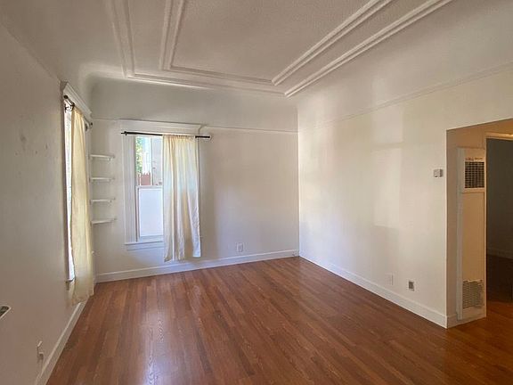 5th image of 1100 Masonic Ave #3