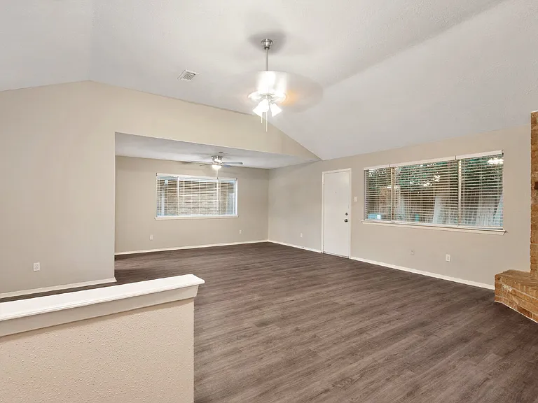 2411 Cypressvine Dr — Photo 11