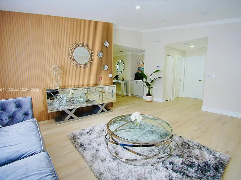 244 NW 6th Ave — Photo 9