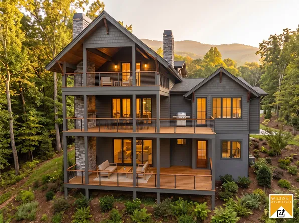 37 Longcliff Lane, Lake Toxaway, NC 28747-9594
