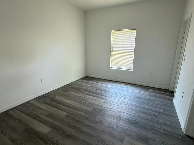 1107 Abrams Blvd — Photo 13