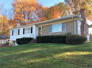 65 Island Ln, West Haven, CT 06516
