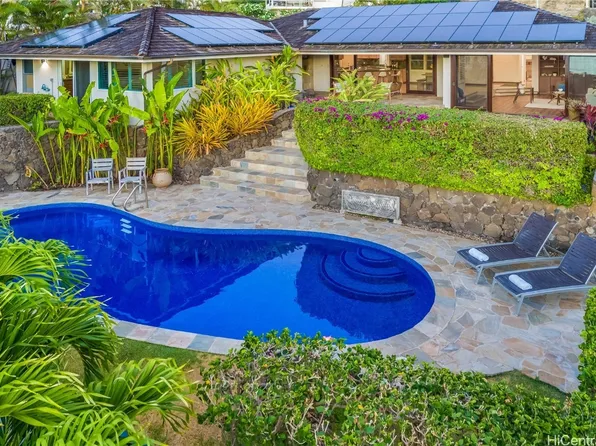 216 Lumahai Pl, Honolulu, HI 96825
