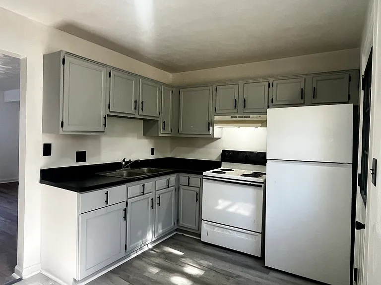 820 Whitney Ave NW #820 — Photo 4