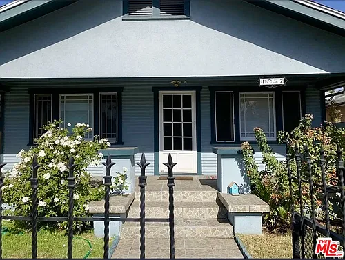 1557 W 29th St Photo 1