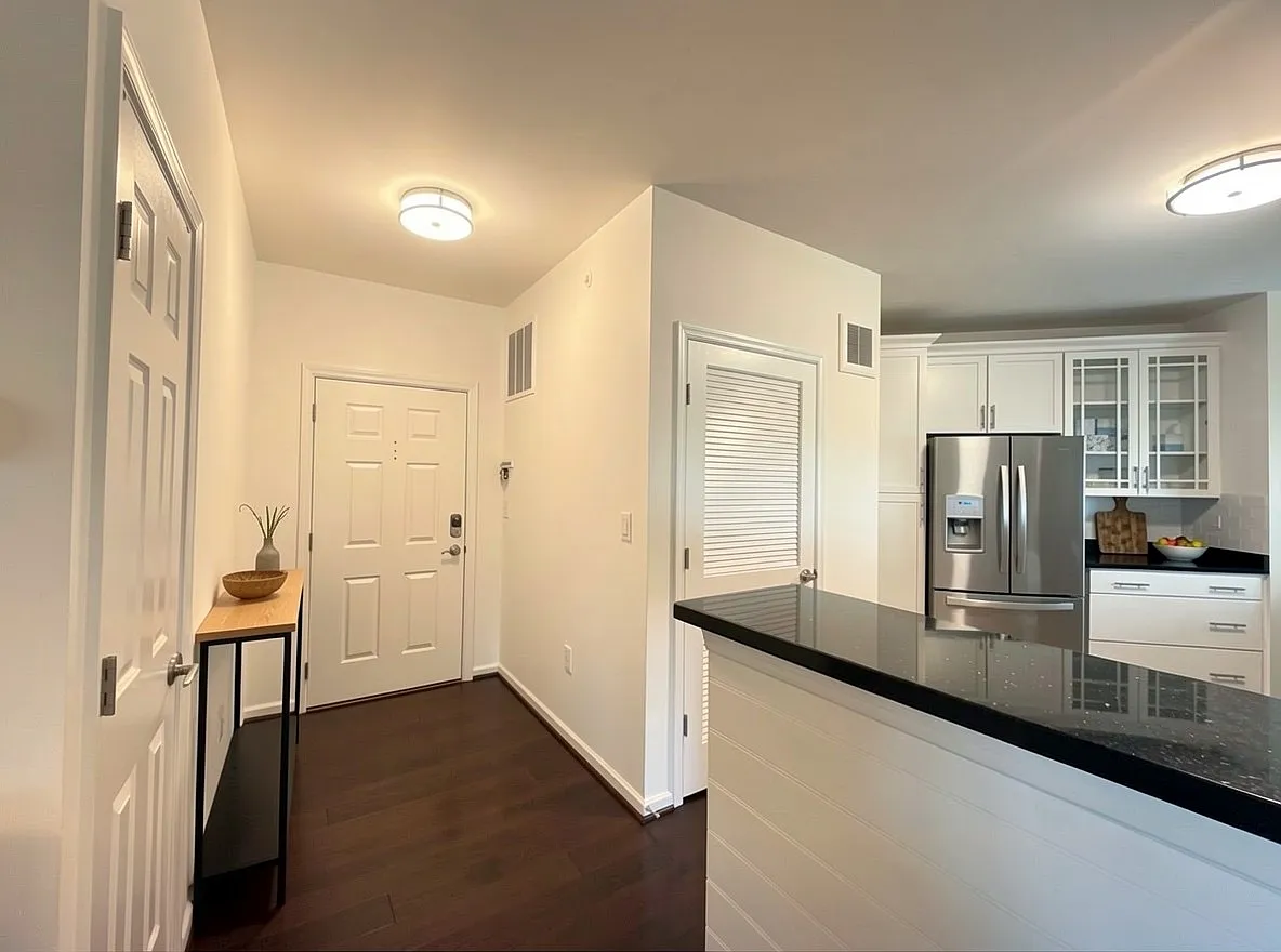 2 bed, 1277 sqft, $2,500 — Photo 4