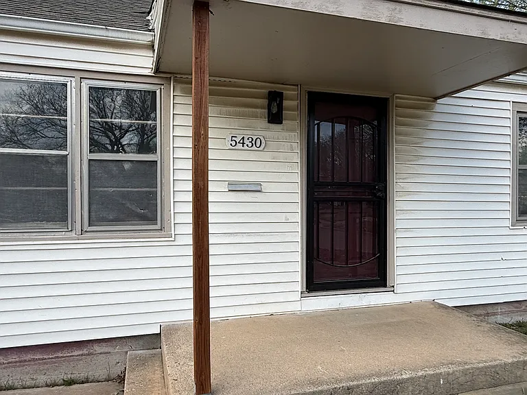 5430 E Pine St — Photo 2