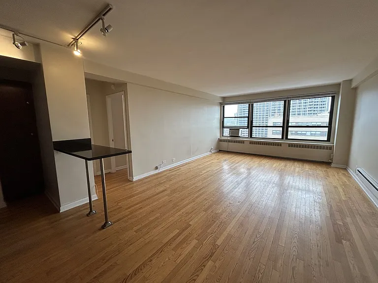4180 Marine Terrace Apartments — Photo 9