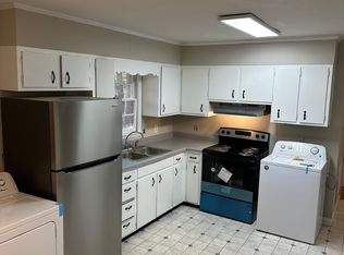 611 McAlphin Dr, Fayetteville, NC 28301