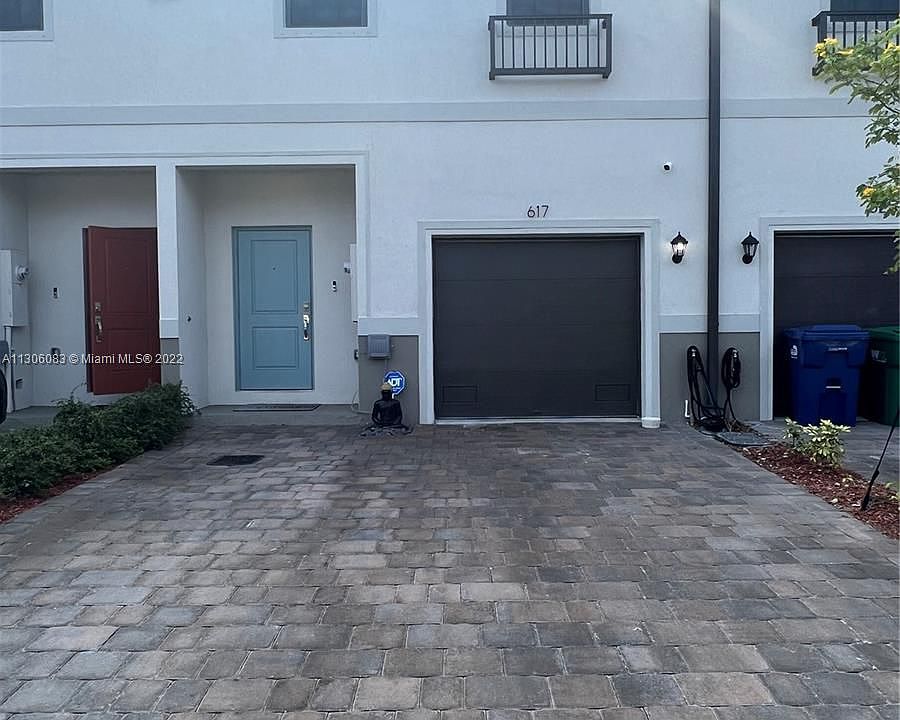 1st image of 617 SW 11th St #1