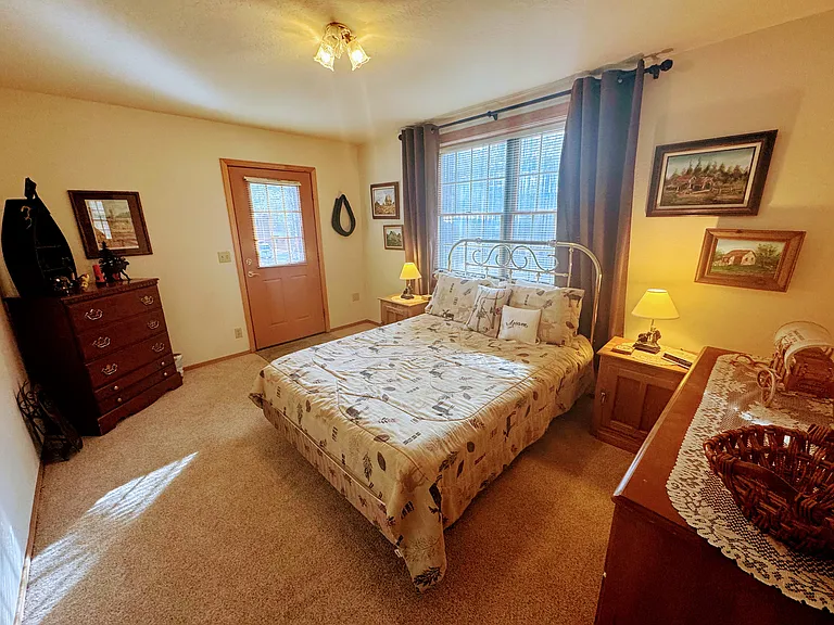 13272 Roundhill Dr — Photo 20