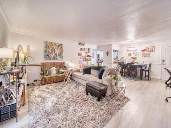 9459 SW 76th St APT R5, Miami, FL 33173