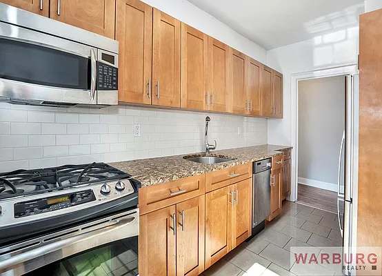 Sold by Warburg | media 7