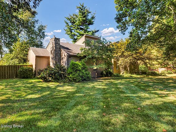 2nd image of 608 Oak Crest Dr
