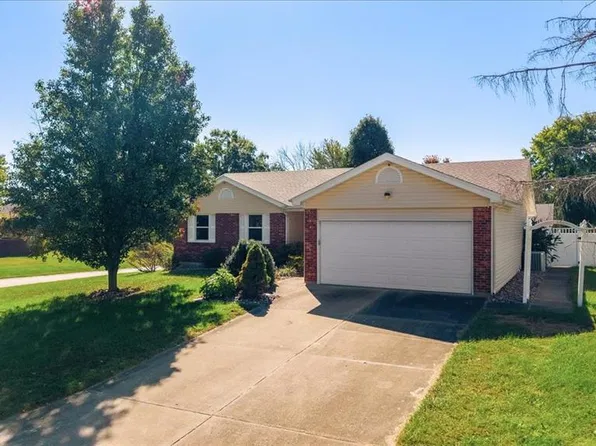 935 W Weybridge Ct, Saint Charles, MO 63304