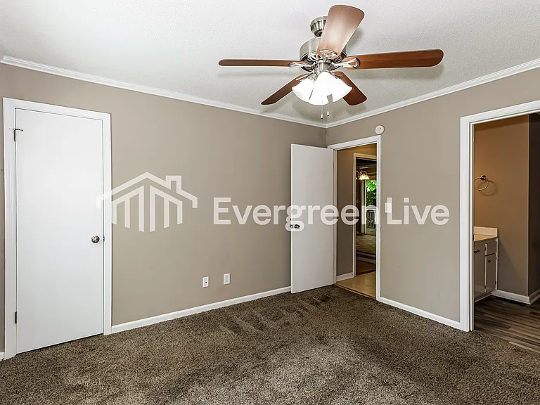 813 Shawnee Dr — Photo 12
