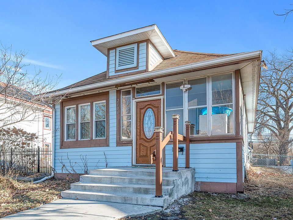 1st image of 2106 Queen Ave N