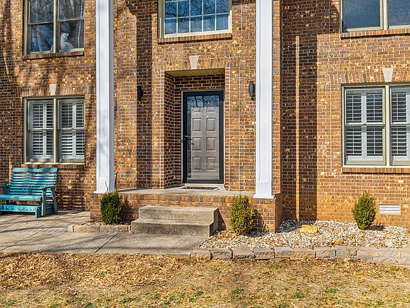 5th image of 213 Longwood Ln
