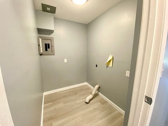 4th image of 321 Beechwood Dr #B