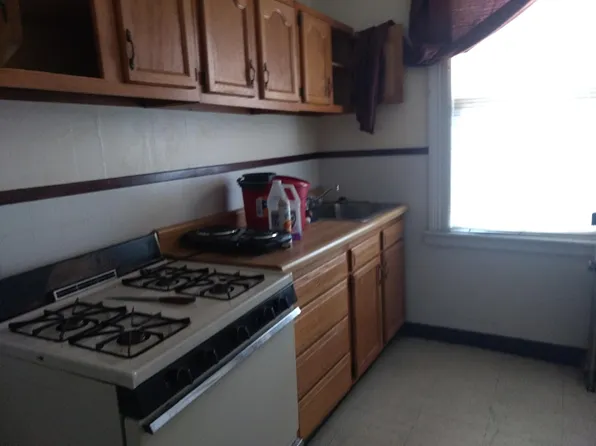 81 Dana St, Wilkes Barre, PA 18702