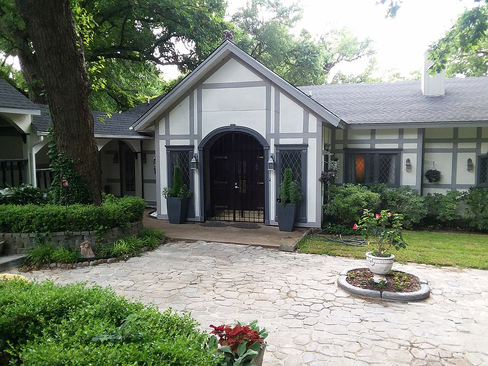 1st image of 9820 Lake Haven Cir
