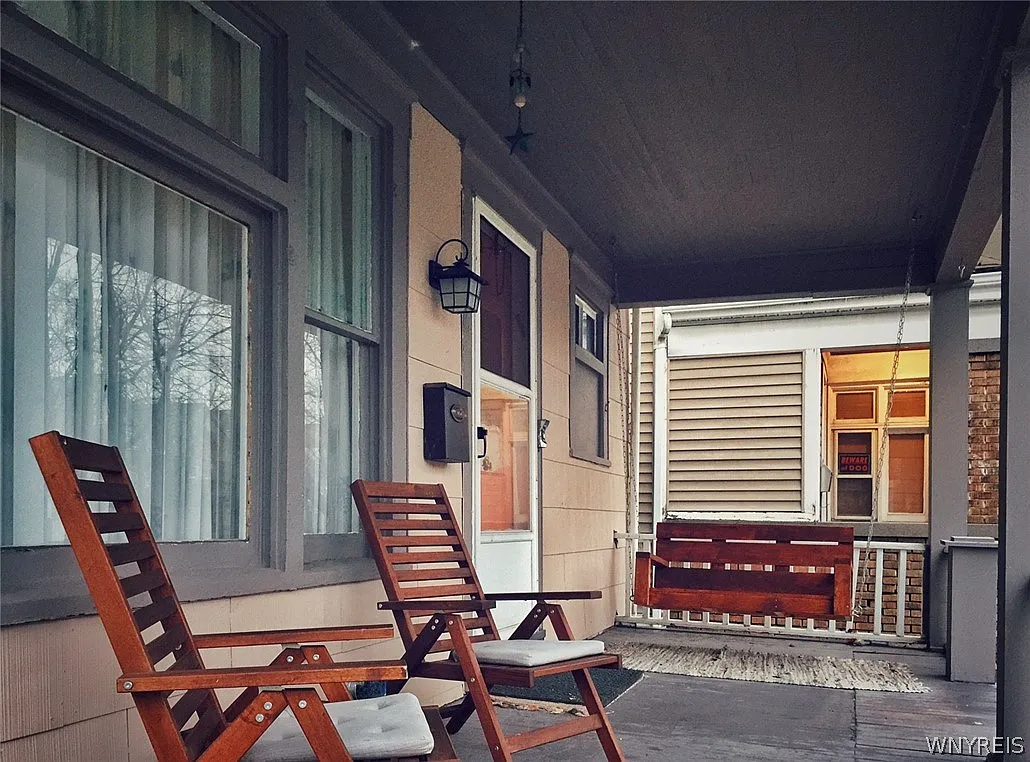 4 bed, 3.5 bath, 1982 sqft, $4,500 — Photo 2