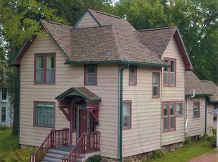 329 W Union St, Waupaca, WI 54981