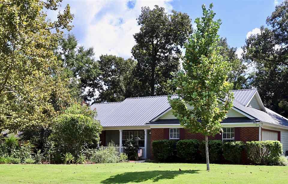 1st image of 302 Duncan Dr