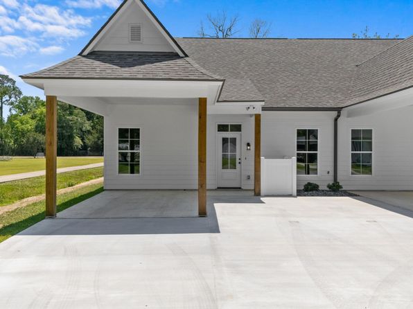 214 E D St, Rayne, LA 70578