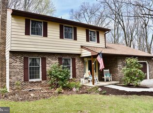 160 Briarwood Dr, Elverson, PA 19520