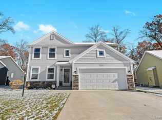 220 Laura Ln, Linden, MI 48451