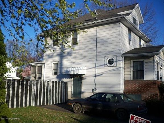 3rd image of 445 Northampton St