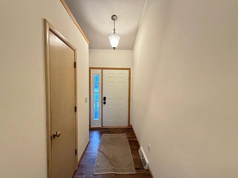 4553 Abbott Rd — Photo 24