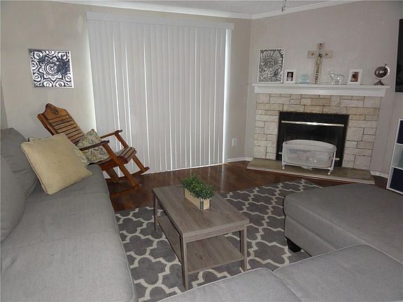 4th image of 1197 Summerville Dr