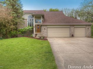 6300 Egypt Valley Ct NE, Ada, MI 49301