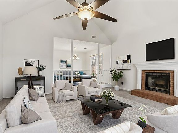 5th image of 889 Lakeview Rd