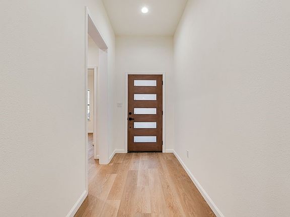 3rd image of 205 East Pl