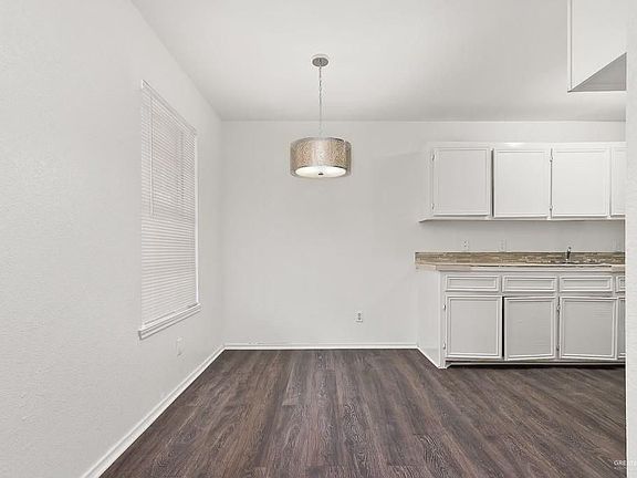 5th image of 402 S Gastel Cir #15